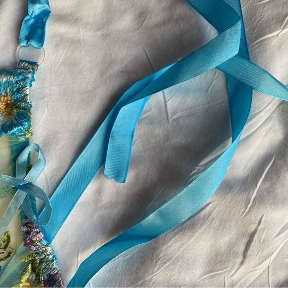 new, blue lace bra and thong set and ribbons to close - Picture 11 of 16